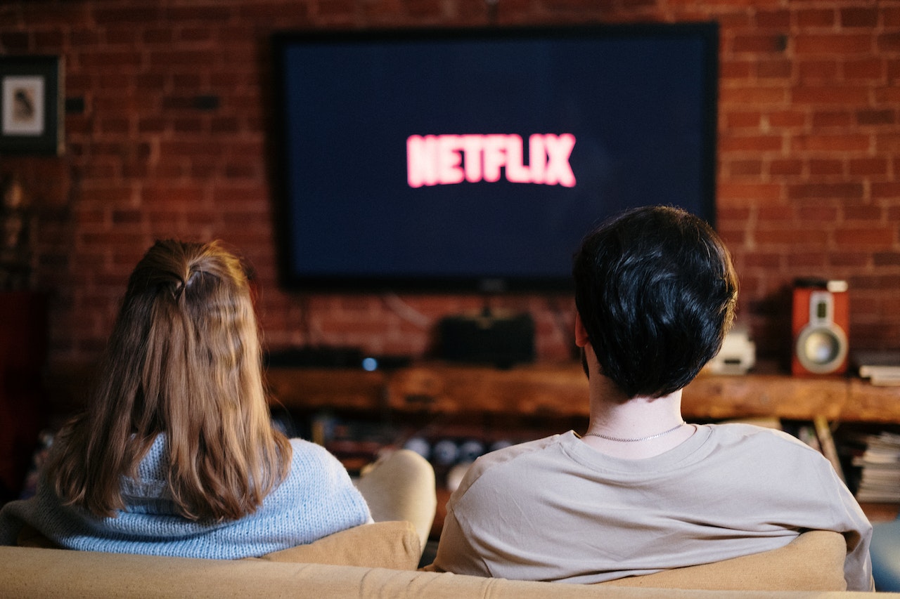 Netflix posticipa il blocco condivisione profili